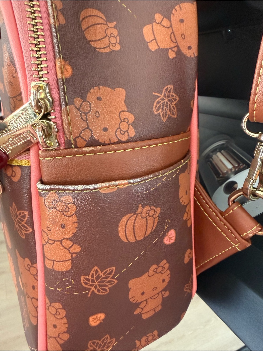 Hello Kitty Fall Loungefly backpack - Picture 3 of 7